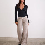 Low Rise Roomy Jeans in Pebble